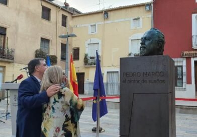 El Ayuntamiento de Villena dedica una escultura al pintor Pedro Marco
