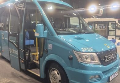 Iniesta visita la Feria Internacional del Autobús en Madrid para conocer las últimas innovaciones técnicas de cara al futuro pliego de licitación del transporte urbano
